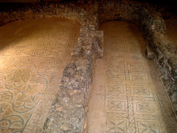 Mosaicos  Villa romana,Cuevas de Soriacos Villa romana