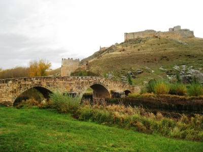 Ciudad de Osma puente romano y castillo